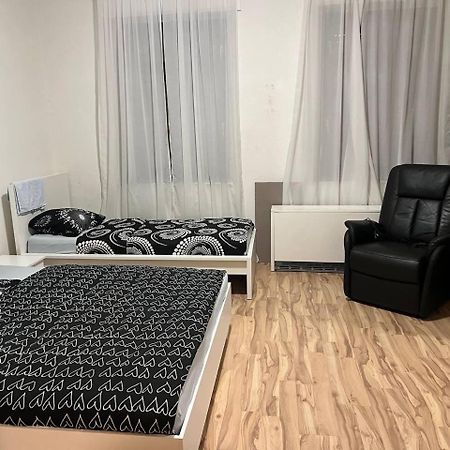 2 Room Apartament Messe Essen Bagian luar foto