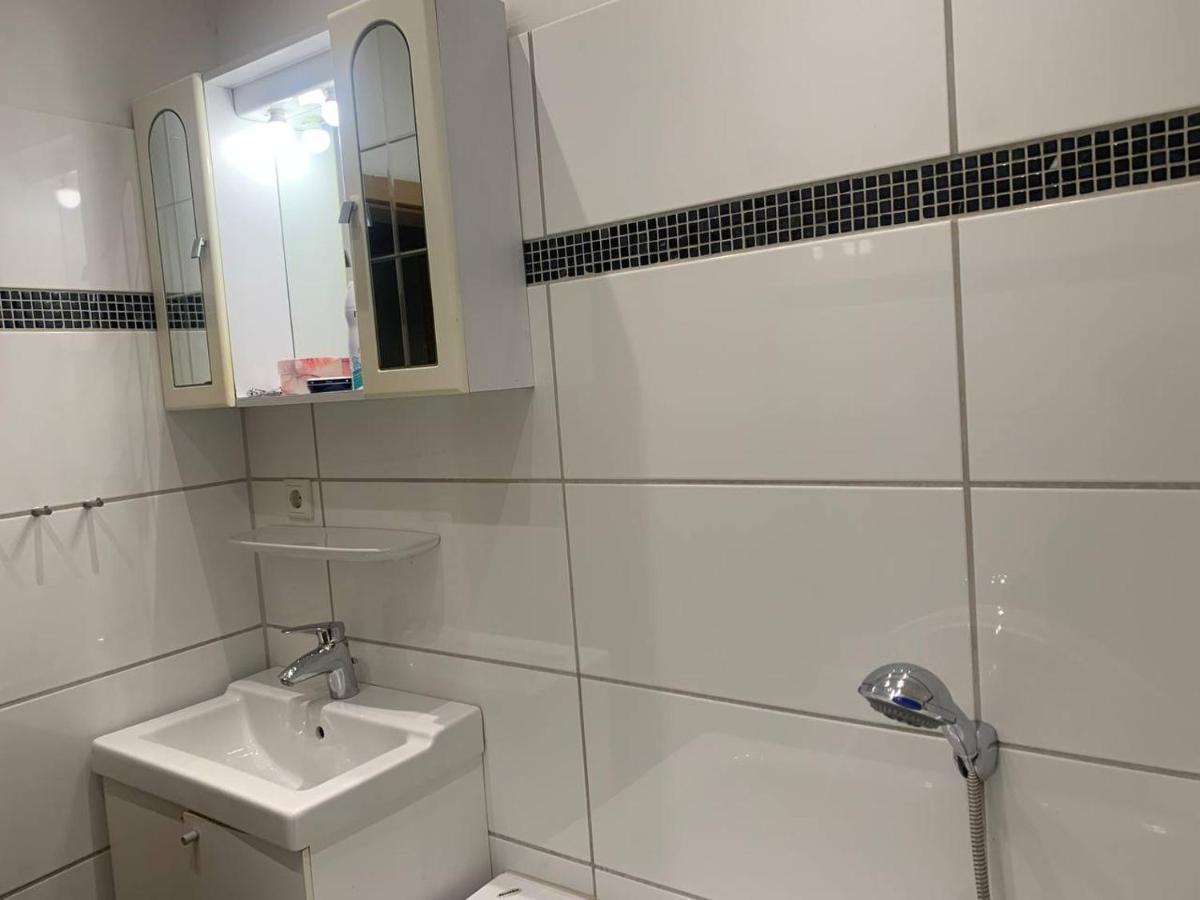 2 Room Apartament Messe Essen Bagian luar foto