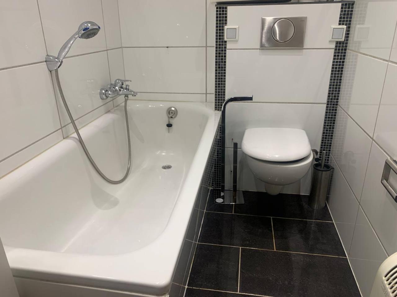 2 Room Apartament Messe Essen Bagian luar foto