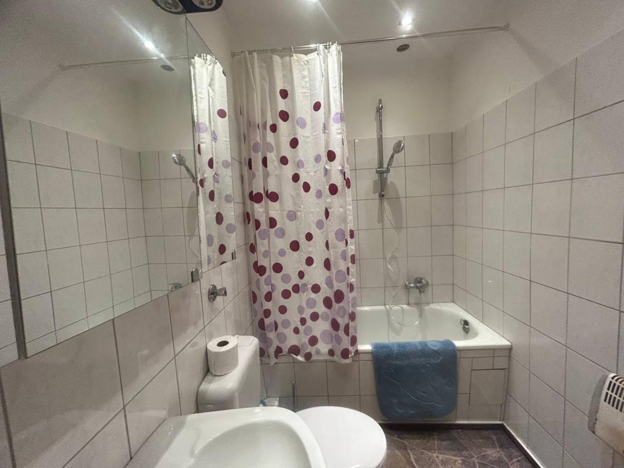 2 Room Apartament Messe Essen Bagian luar foto
