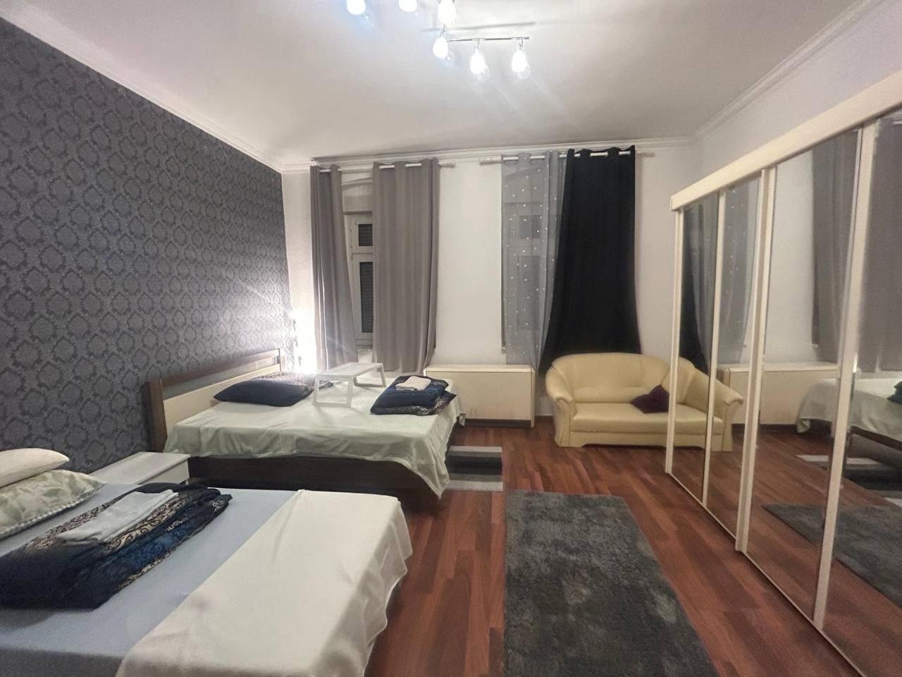 2 Room Apartament Messe Essen Bagian luar foto