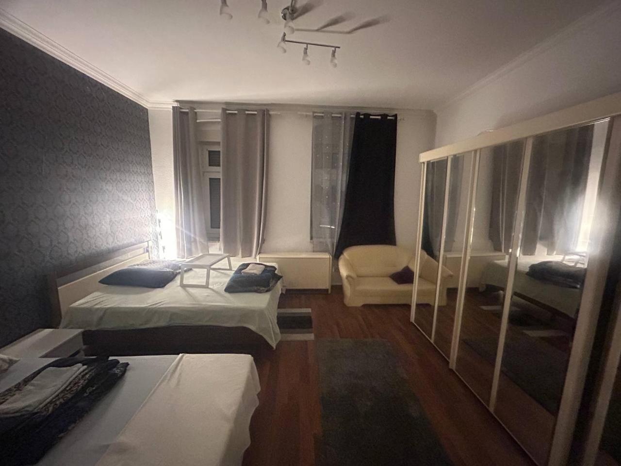 2 Room Apartament Messe Essen Bagian luar foto